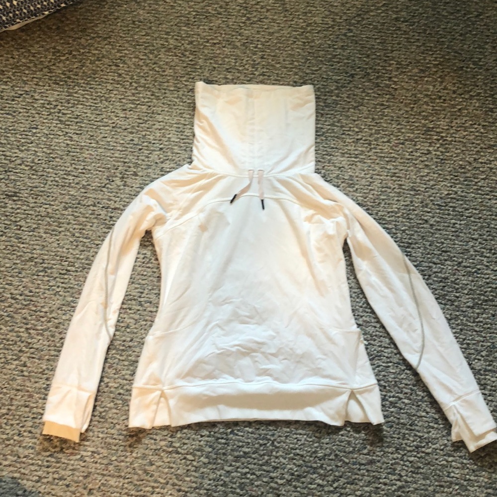 Women’s Size 8 Lululemon Pullover
